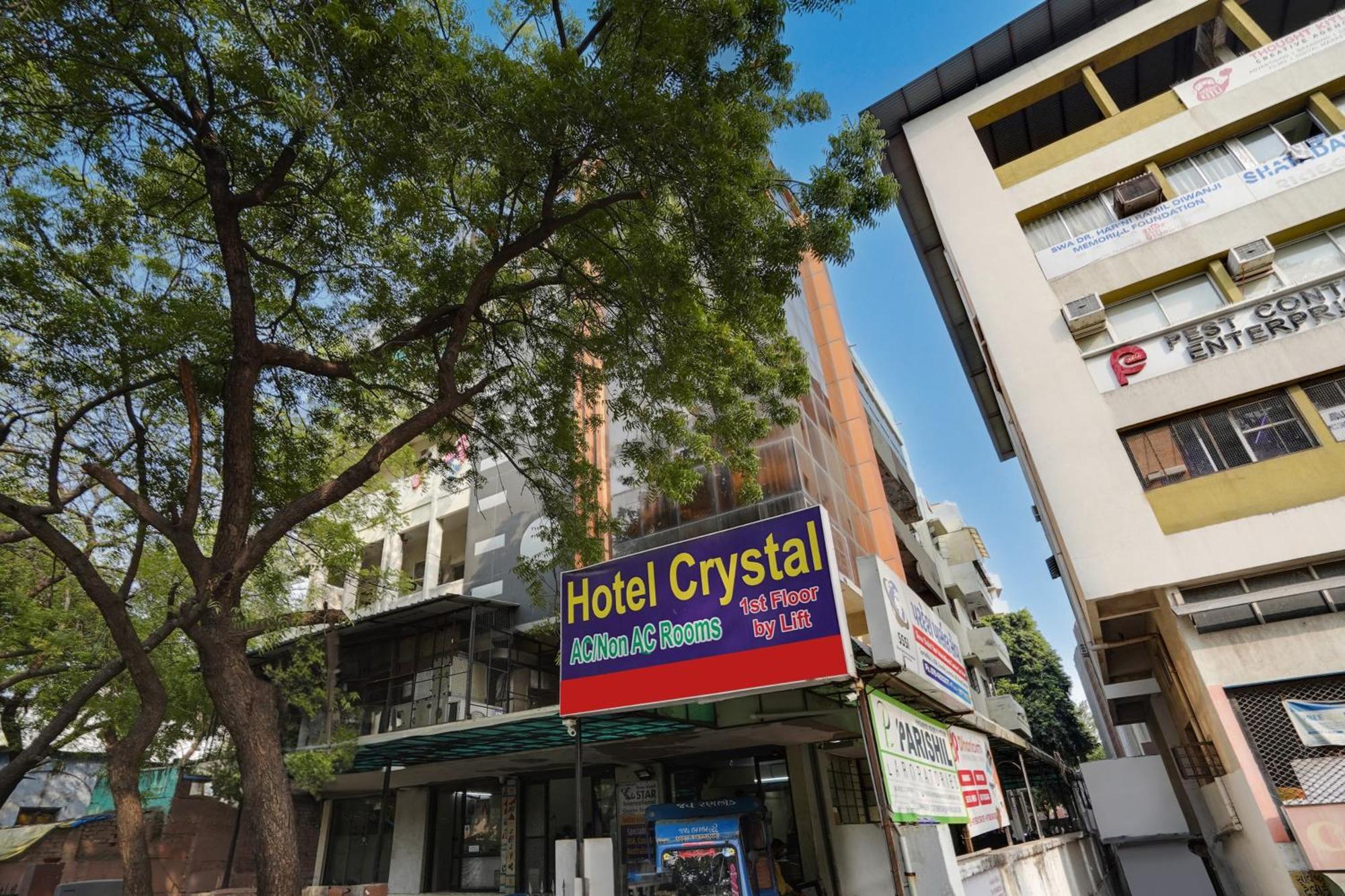 Hotel O Crystal Ahmedabad Bagian luar foto